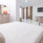De Luxe (ДЕЛЮКС), Отель GRAND MORE BOUTIQUE HOTEL