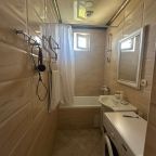 Апартаменты (Трёхместная квартира с кухней), Гостевой дом Кристалл