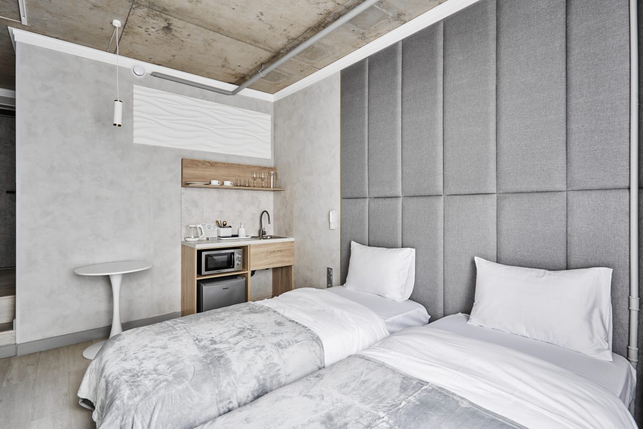 Двухместный (Улучшенный  с 2 односпальными кроватями), Отель KUMO HOTEL