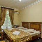 Двухместный (Номер стандарт с 2 односпальными кроватями (корпус 2)), Загородный отель Бригантина