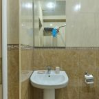 Двухместный (Номер стандарт с 2 односпальными кроватями (корпус 2)), Загородный отель Бригантина