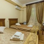 Двухместный (Номер стандарт с 2 односпальными кроватями (корпус 2)), Загородный отель Бригантина