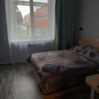 Фен и гладильная доска выдаются по запросу - бесплатно.