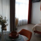 Трёхместный и более (Квартира-студия 41м2, 2 кровати), Апартаменты Студия на улице Красноармейской