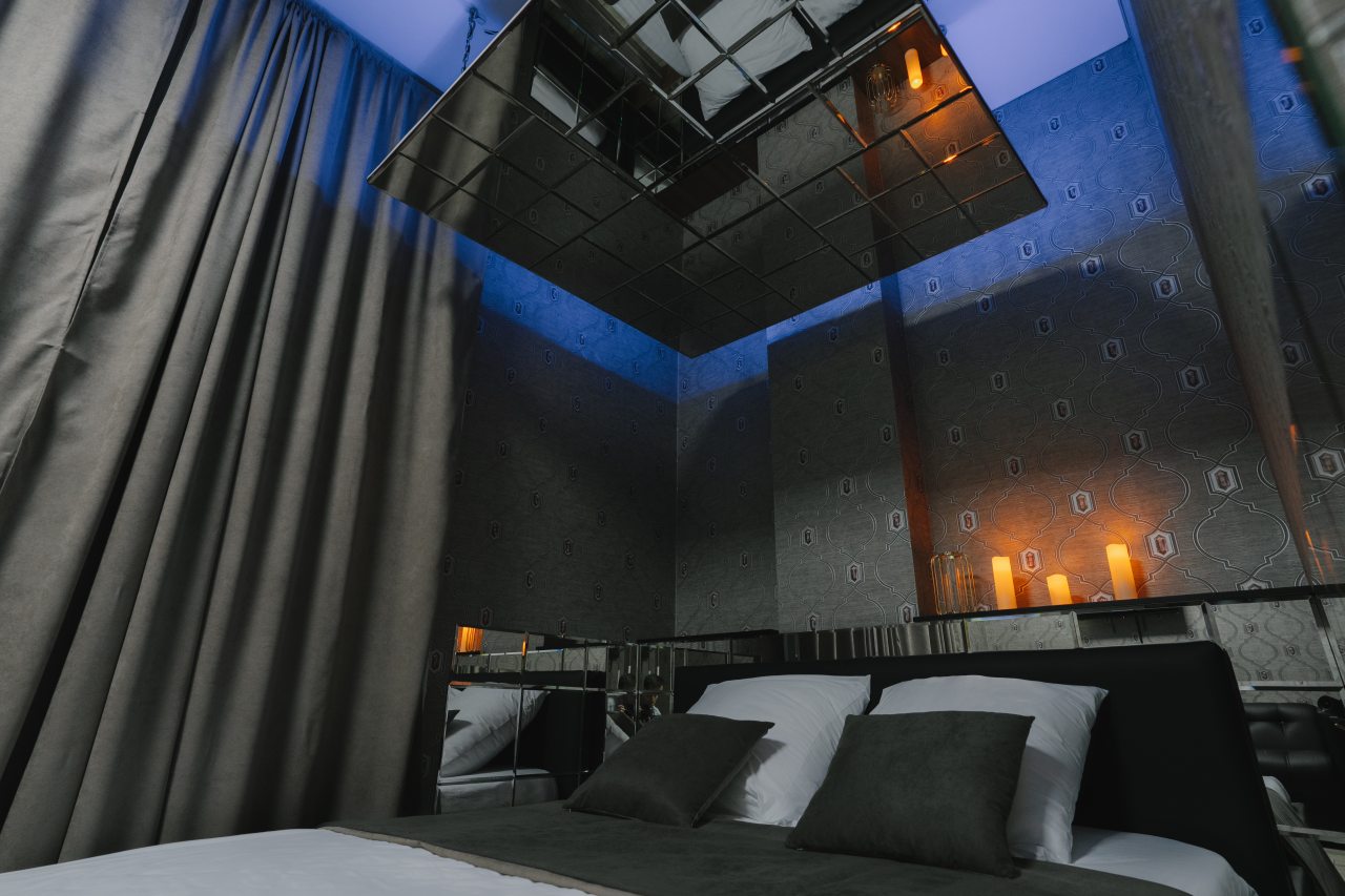 Двухместный (Standart c зеркальным потолком), Отель BlackOut Hotel