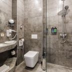 Полулюкс (Семейный двухкомнатный с балконом), Гостиница Cosmos Vladikavkaz La Valle Hotel