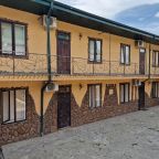 Закрытая парковка, Отель Сакля
