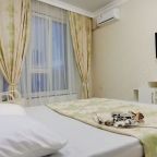 Квартира (Квартира на улице Тлостанова 32 подъезд А3), Апартаменты Гости