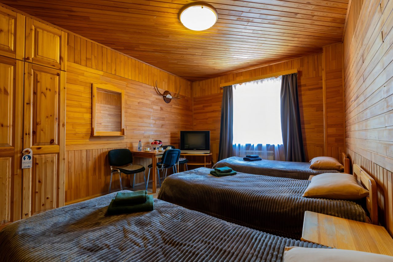 Трехместный (Эконом 3-местный), База отдыха БЕРЕГ МОЛОГИ