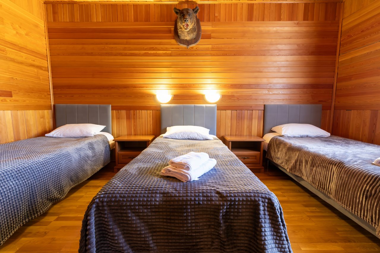 Трехместный (Улучшенный 3-местный), База отдыха БЕРЕГ МОЛОГИ