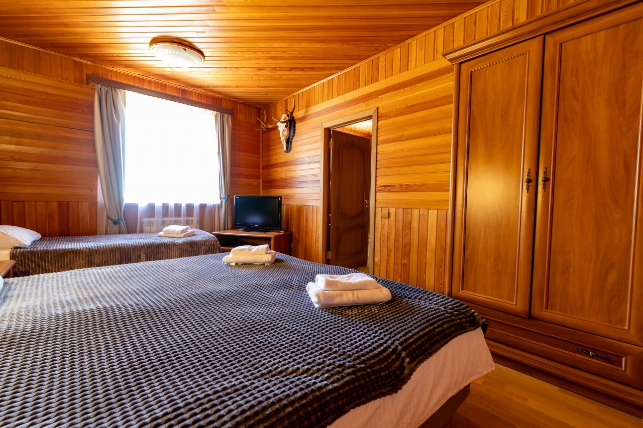 Трехместный (Улучшенный 3-местный), База отдыха БЕРЕГ МОЛОГИ