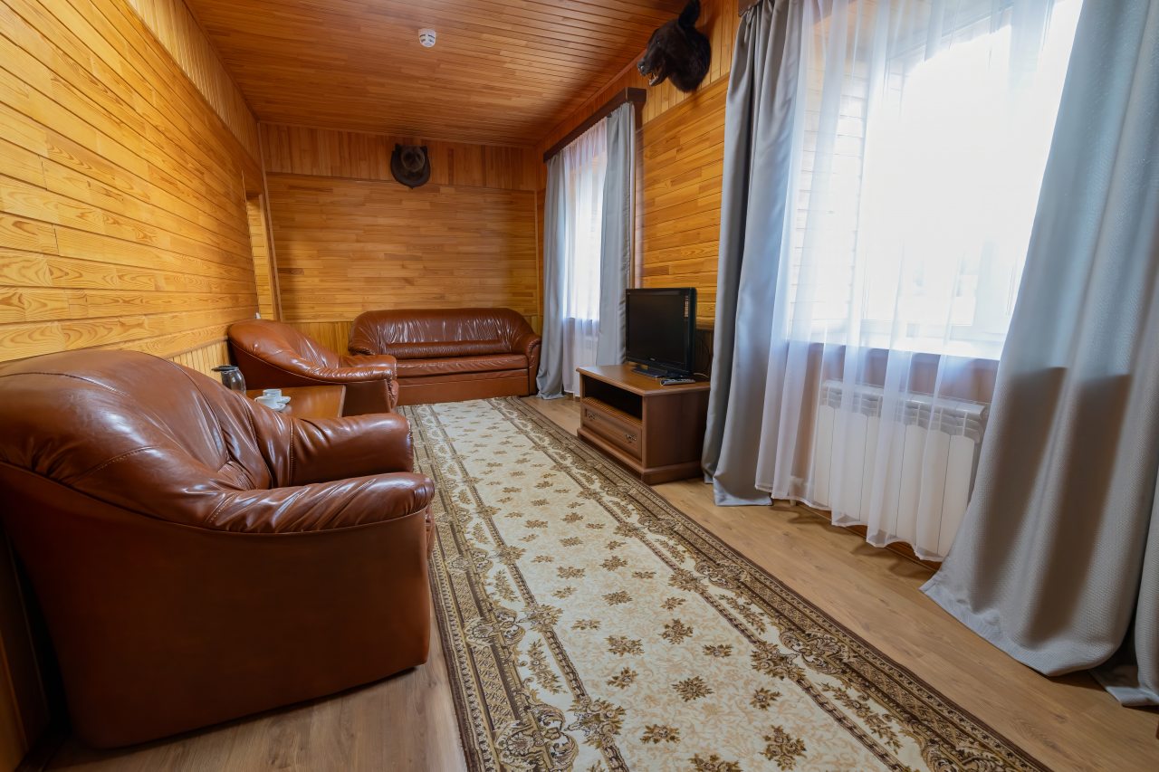 Люкс (Люкс), База отдыха БЕРЕГ МОЛОГИ