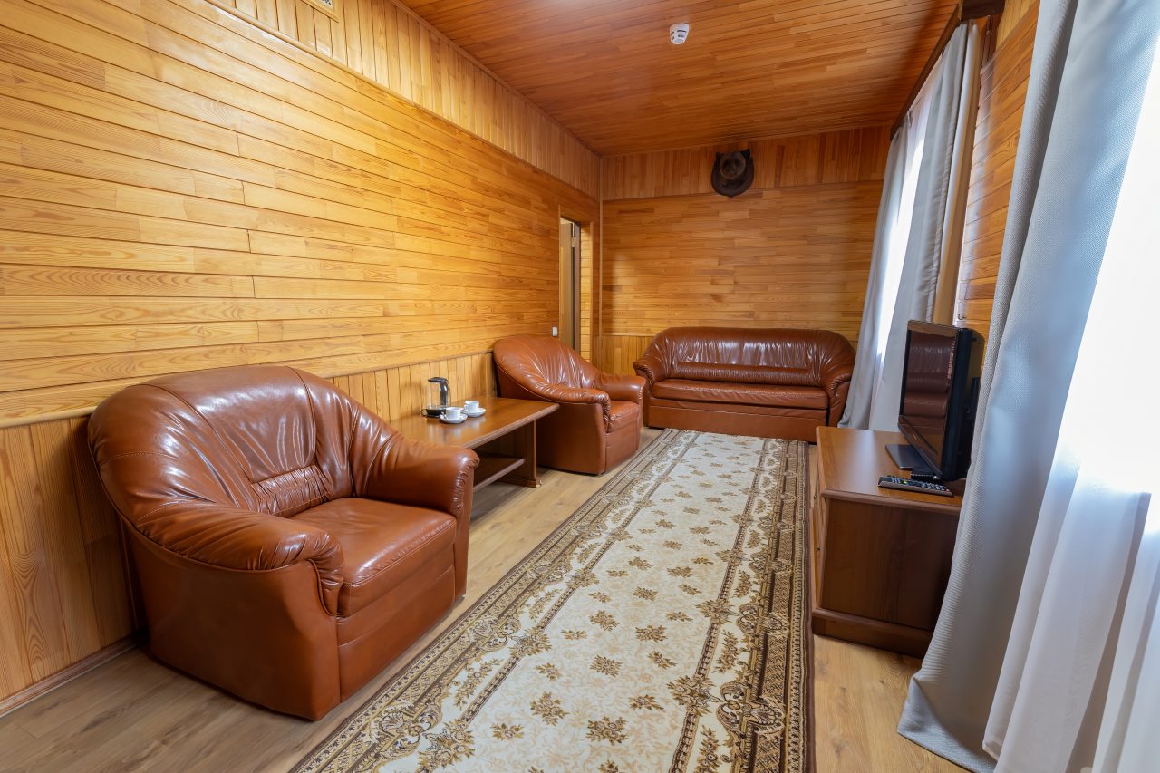 Люкс (Люкс), База отдыха БЕРЕГ МОЛОГИ