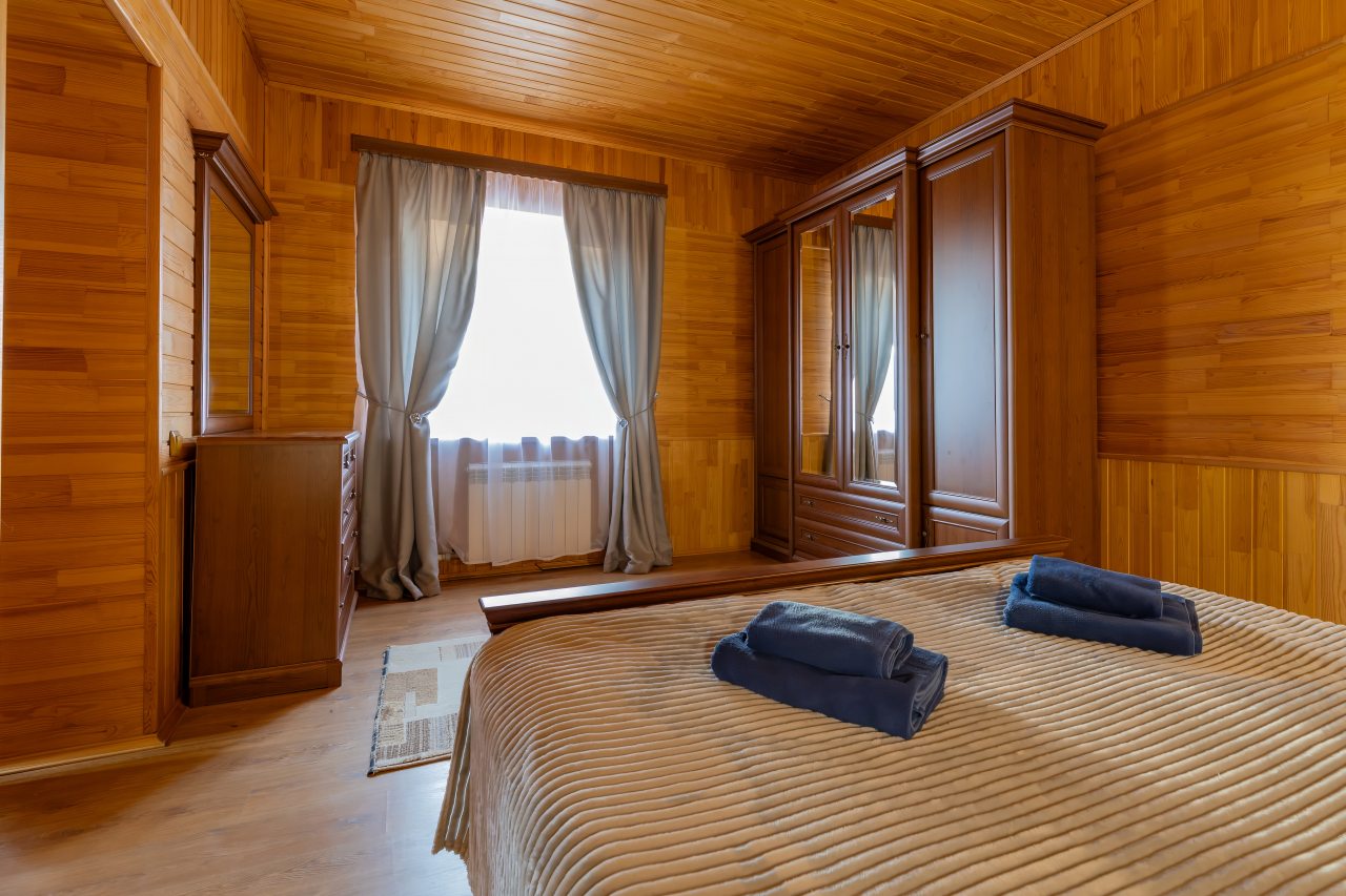 Люкс (Люкс), База отдыха БЕРЕГ МОЛОГИ