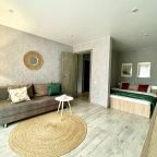 Апартаменты (ApartMari в центре рядом с парком Юность и Верхним озером), Апартаменты Рядом с парком Юность ApartMari Калининград