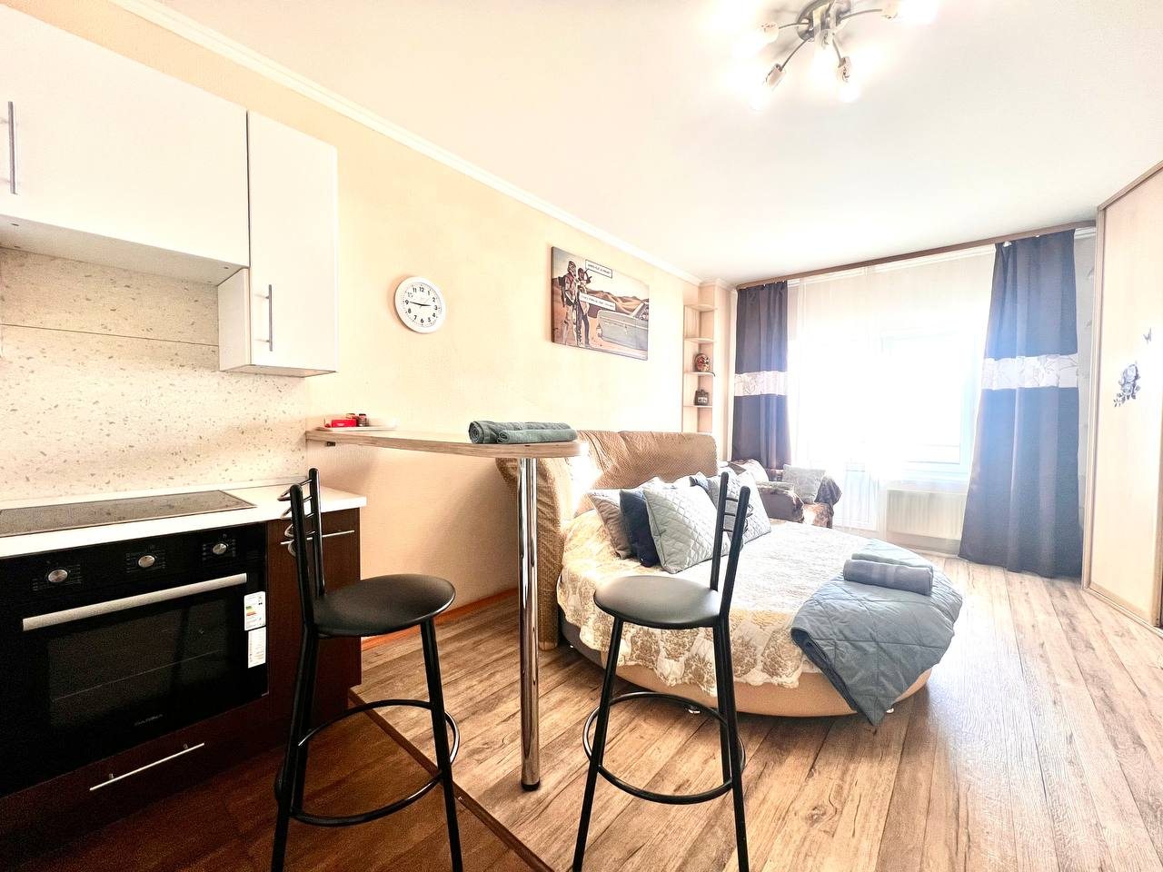 Апартаменты (УЮТНАЯ СТУДИЯ В ЦЕНТРЕ), Апартаменты ВОЯЖ на улице 50 лет ВЛКСМ, 19