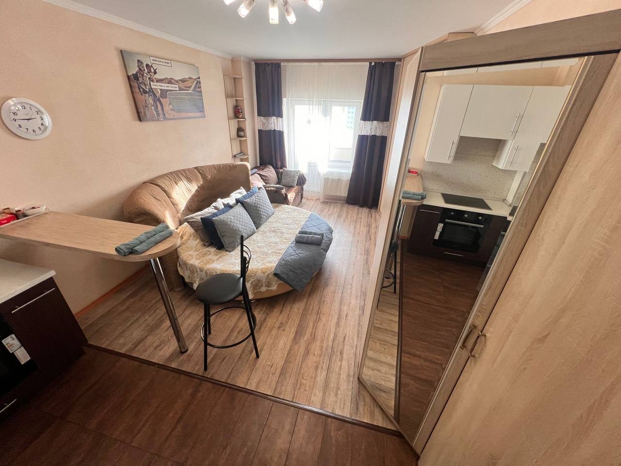 Апартаменты (УЮТНАЯ СТУДИЯ В ЦЕНТРЕ), Апартаменты ВОЯЖ на улице 50 лет ВЛКСМ, 19