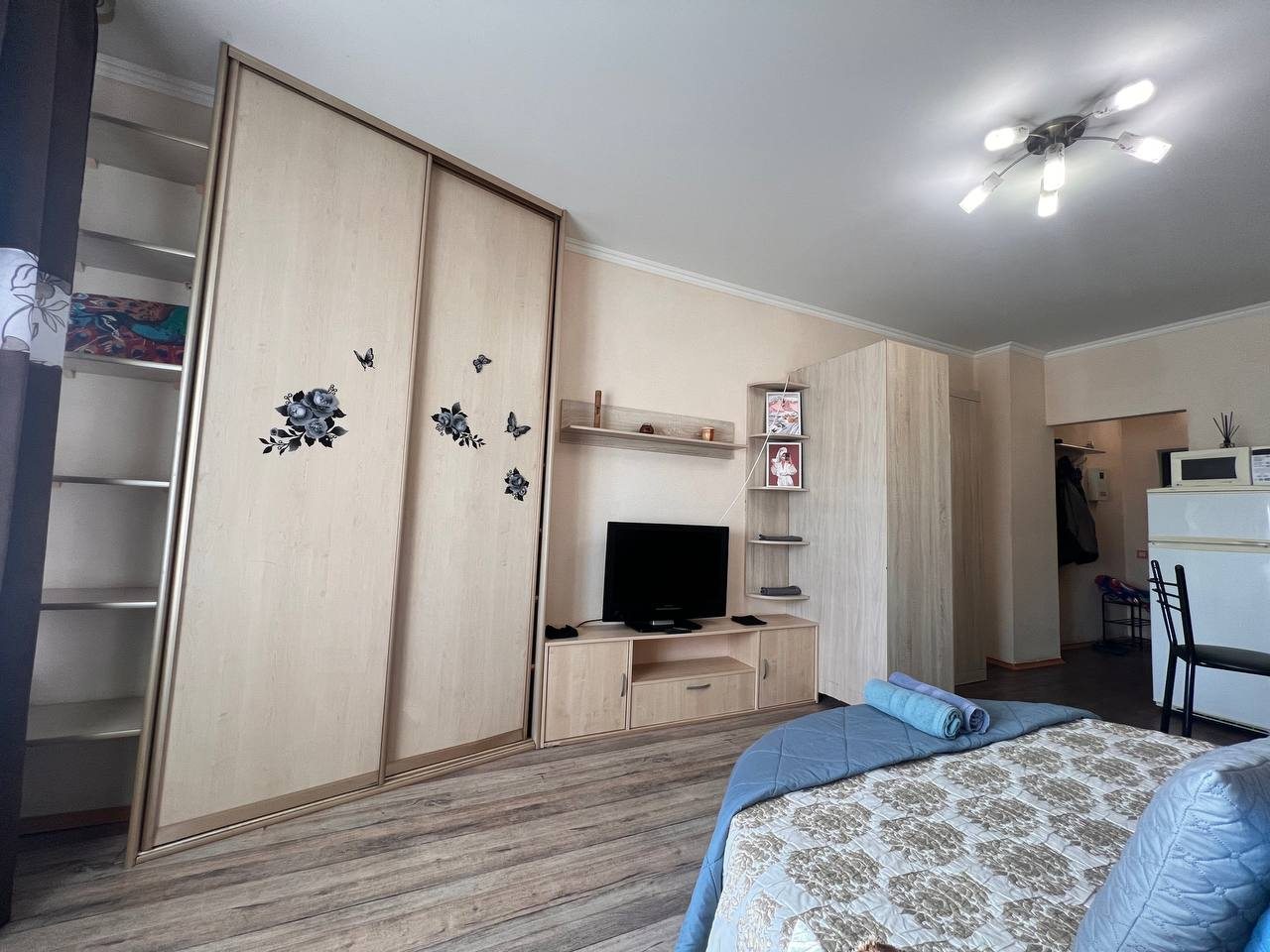 Апартаменты (УЮТНАЯ СТУДИЯ В ЦЕНТРЕ), Апартаменты ВОЯЖ на улице 50 лет ВЛКСМ, 19