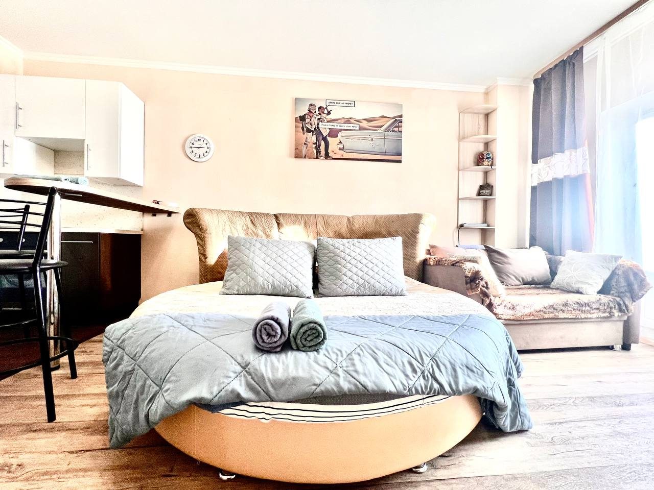 Апартаменты (УЮТНАЯ СТУДИЯ В ЦЕНТРЕ), Апартаменты ВОЯЖ на улице 50 лет ВЛКСМ, 19