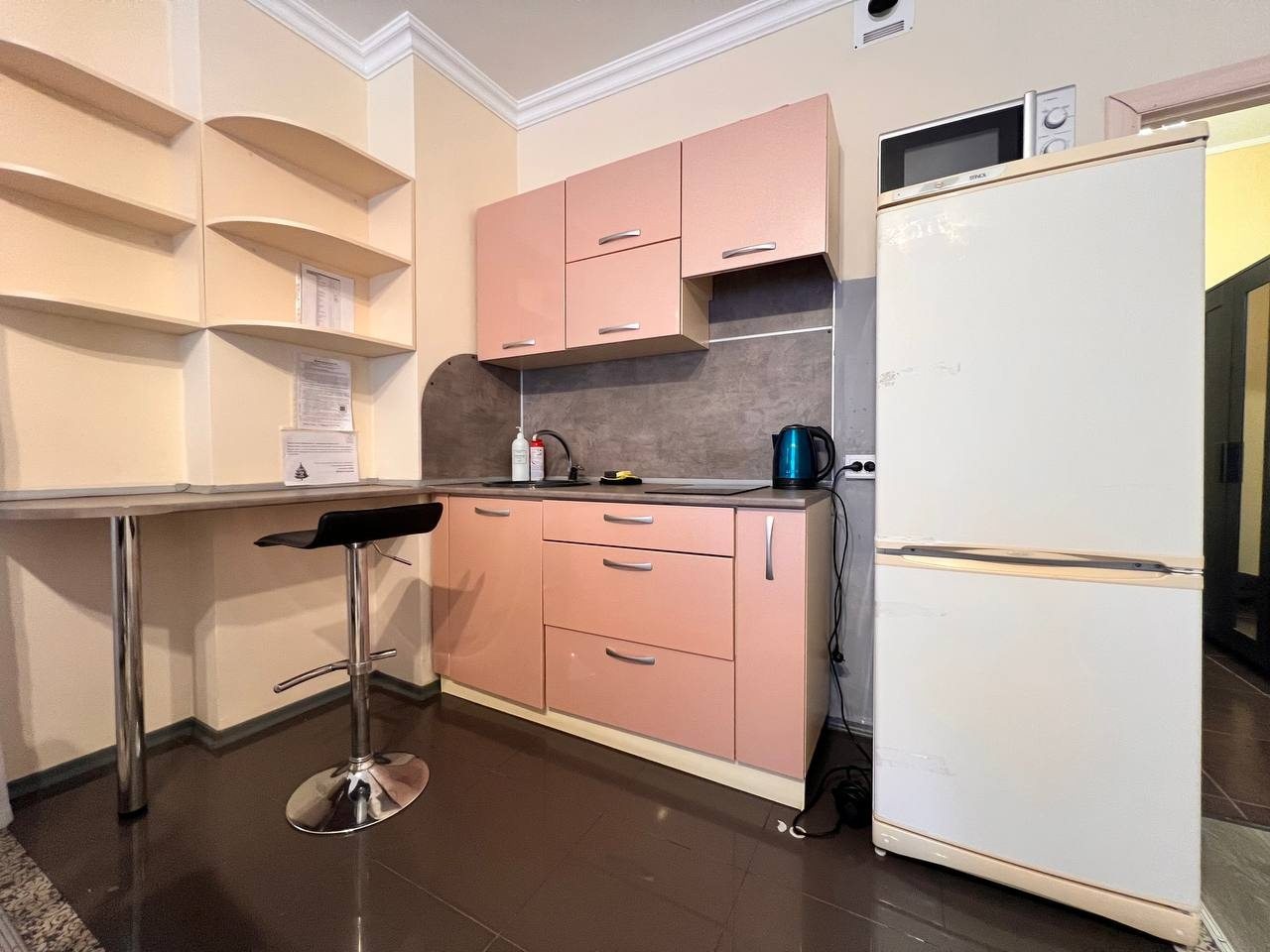 Апартаменты (СВЕТЛАЯ ПРОСТОРНАЯ СТУДИЯ), Апартаменты ВОЯЖ НА 50 ЛЕТ ВЛКСМ