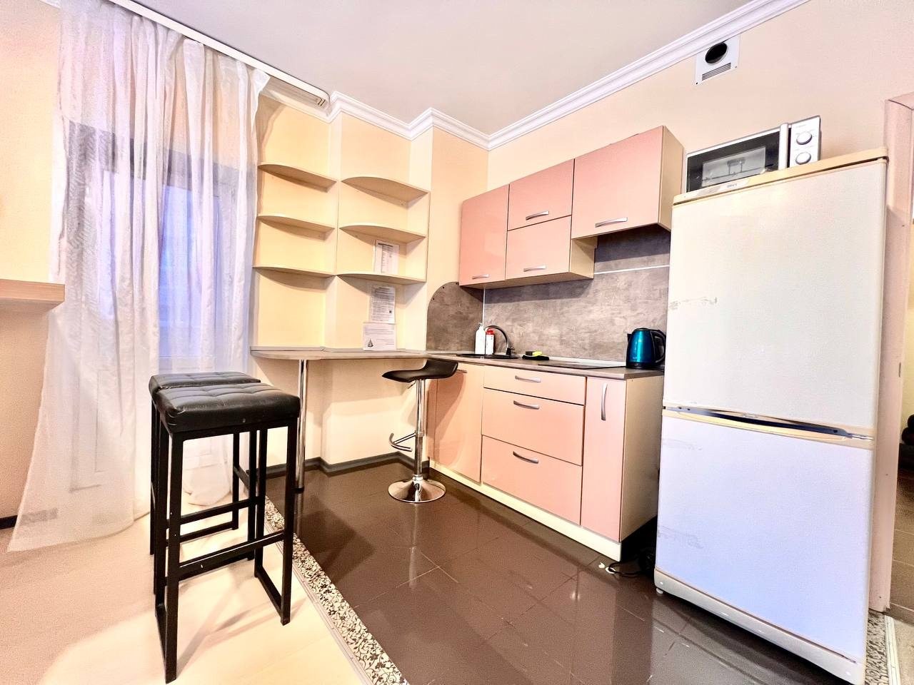 Апартаменты (СВЕТЛАЯ ПРОСТОРНАЯ СТУДИЯ), Апартаменты ВОЯЖ НА 50 ЛЕТ ВЛКСМ