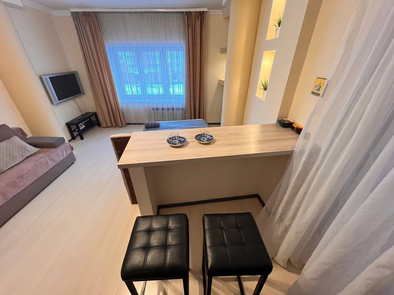 Апартаменты (СВЕТЛАЯ ПРОСТОРНАЯ СТУДИЯ), Апартаменты ВОЯЖ НА 50 ЛЕТ ВЛКСМ