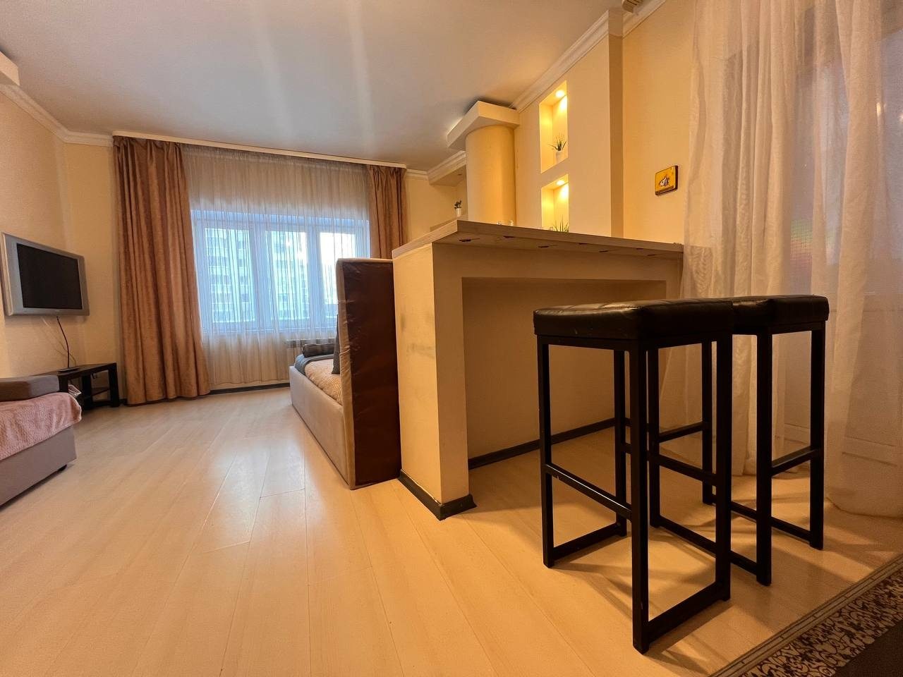 Апартаменты (СВЕТЛАЯ ПРОСТОРНАЯ СТУДИЯ), Апартаменты ВОЯЖ НА 50 ЛЕТ ВЛКСМ