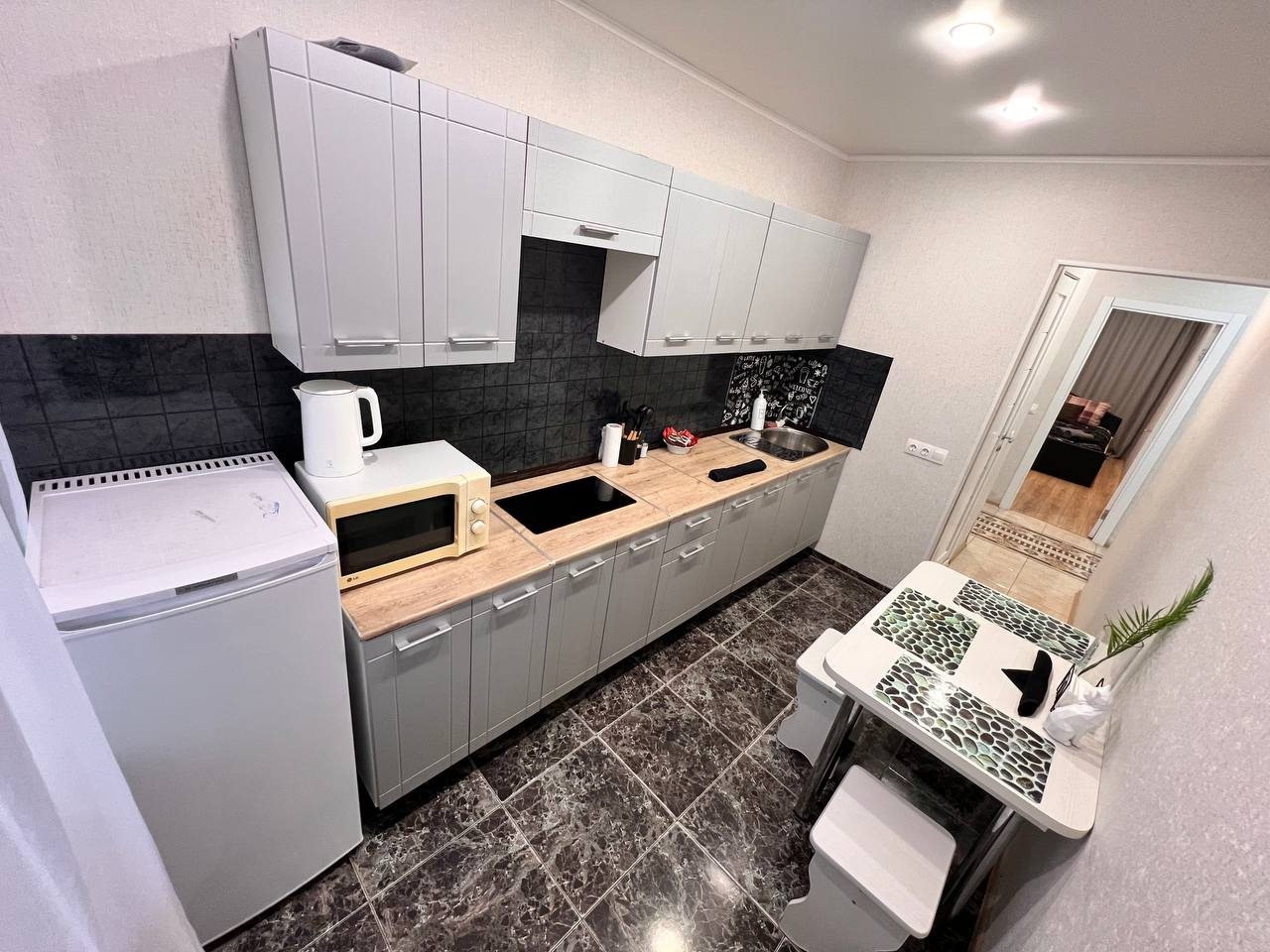 Апартаменты (ТРЕХКОМНАТНЫЕ В ЦЕНТРЕ), Апартаменты Вояж на Республике