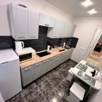 Апартаменты (ТРЕХКОМНАТНЫЕ В ЦЕНТРЕ), Апартаменты Вояж на Республике