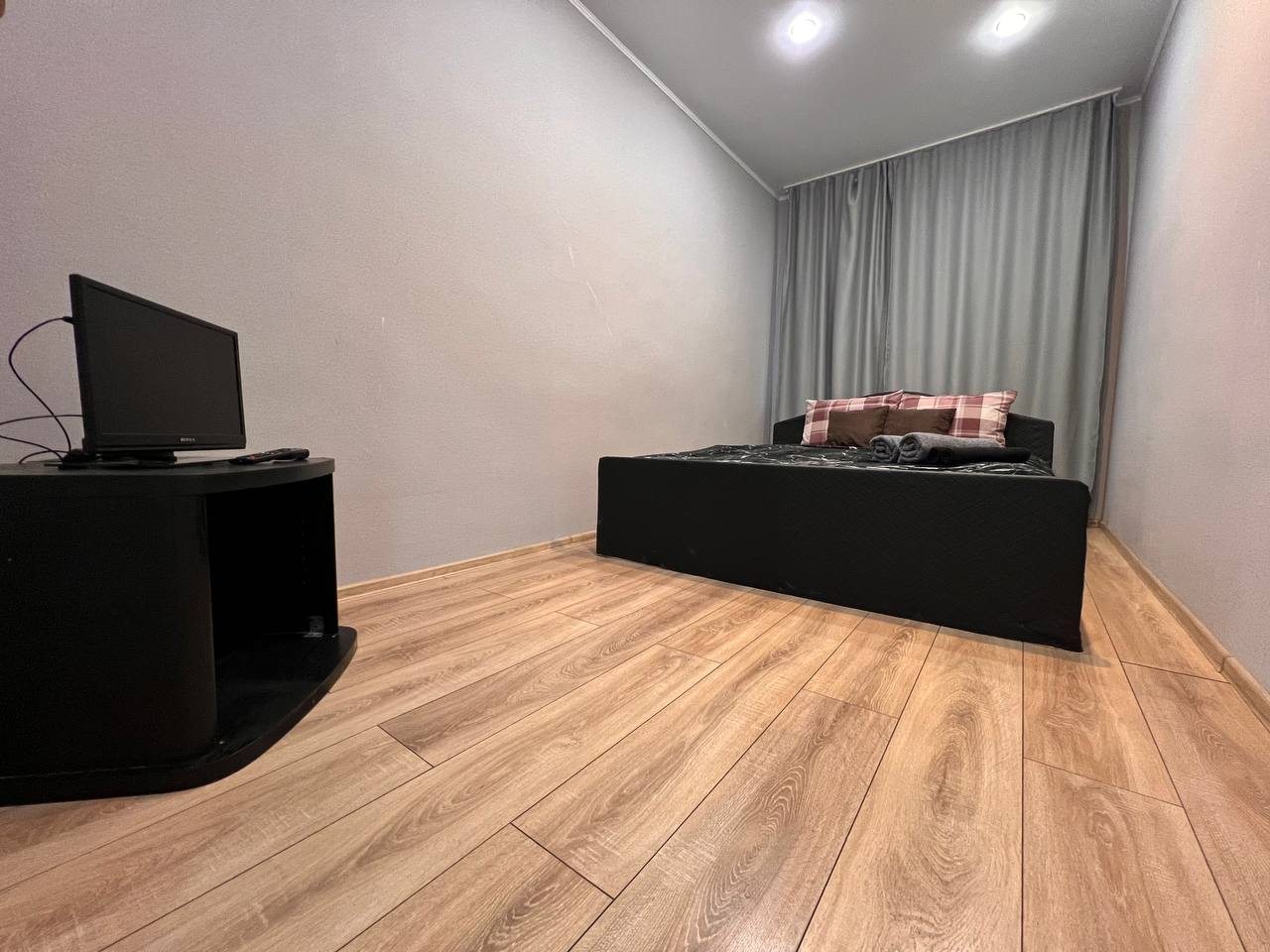 Апартаменты (ТРЕХКОМНАТНЫЕ В ЦЕНТРЕ), Апартаменты Вояж на Республике