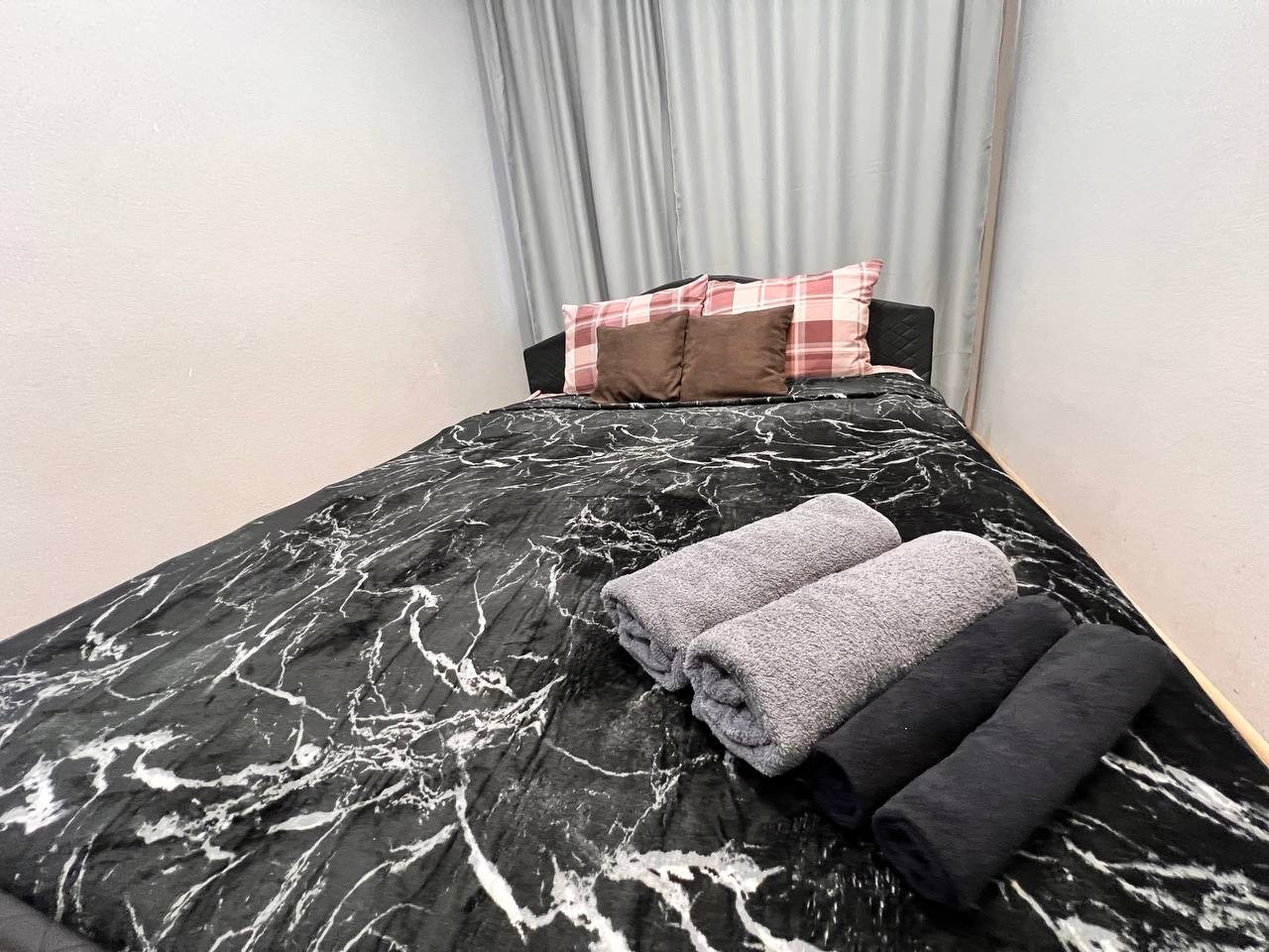 Апартаменты (ТРЕХКОМНАТНЫЕ В ЦЕНТРЕ), Апартаменты Вояж на Республике