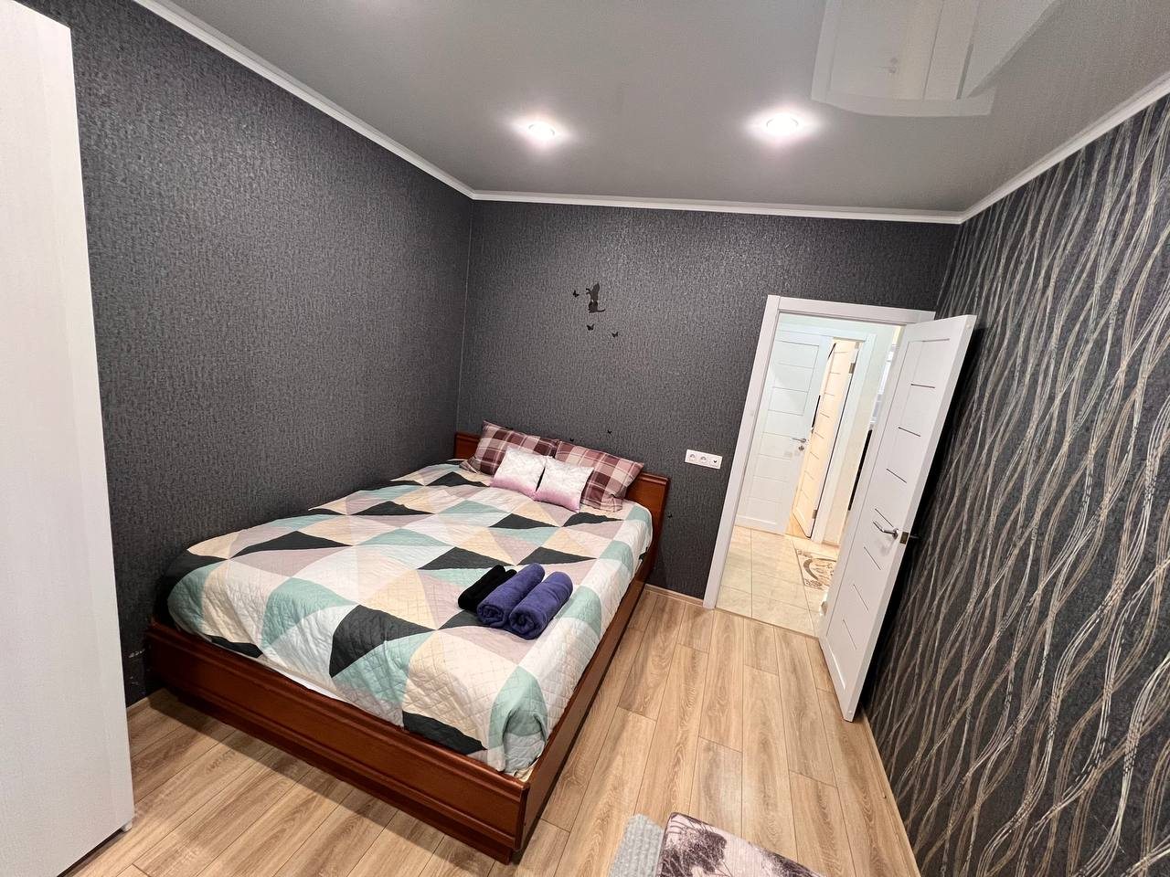 Апартаменты (ТРЕХКОМНАТНЫЕ В ЦЕНТРЕ), Апартаменты Вояж на Республике