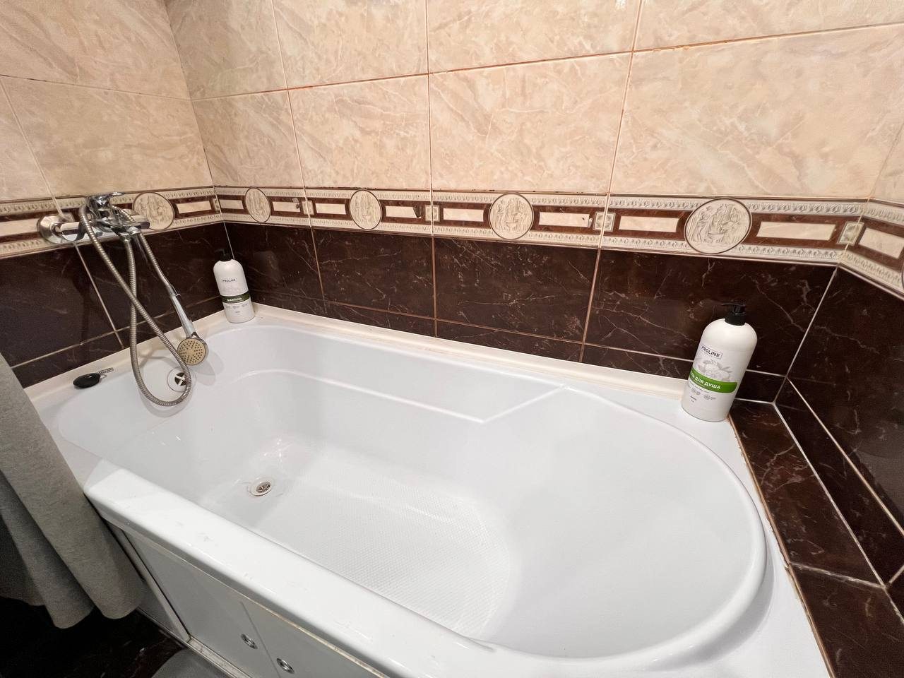 Апартаменты (ТРЕХКОМНАТНЫЕ В ЦЕНТРЕ), Апартаменты Вояж на Республике