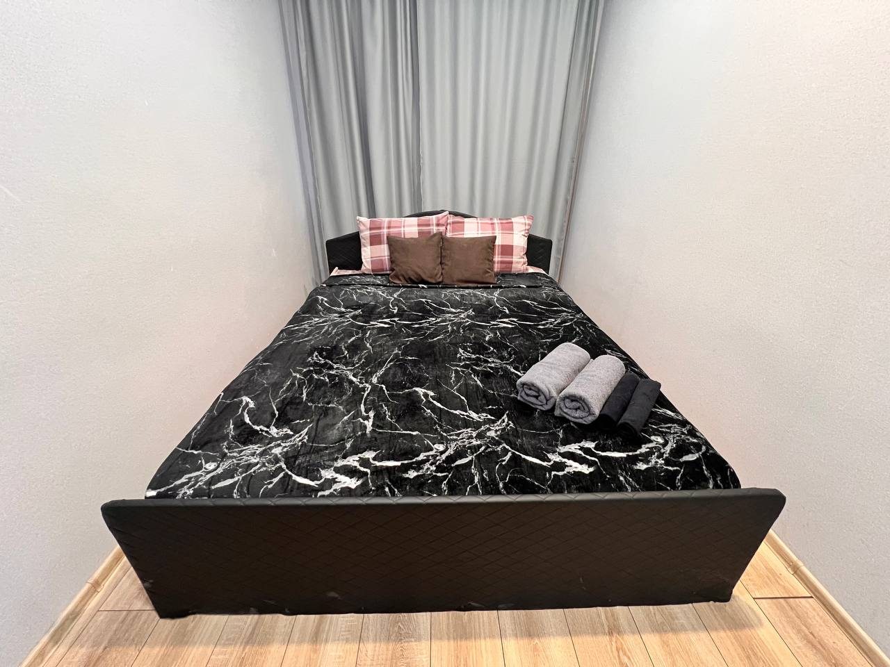 Апартаменты (ТРЕХКОМНАТНЫЕ В ЦЕНТРЕ), Апартаменты Вояж на Республике