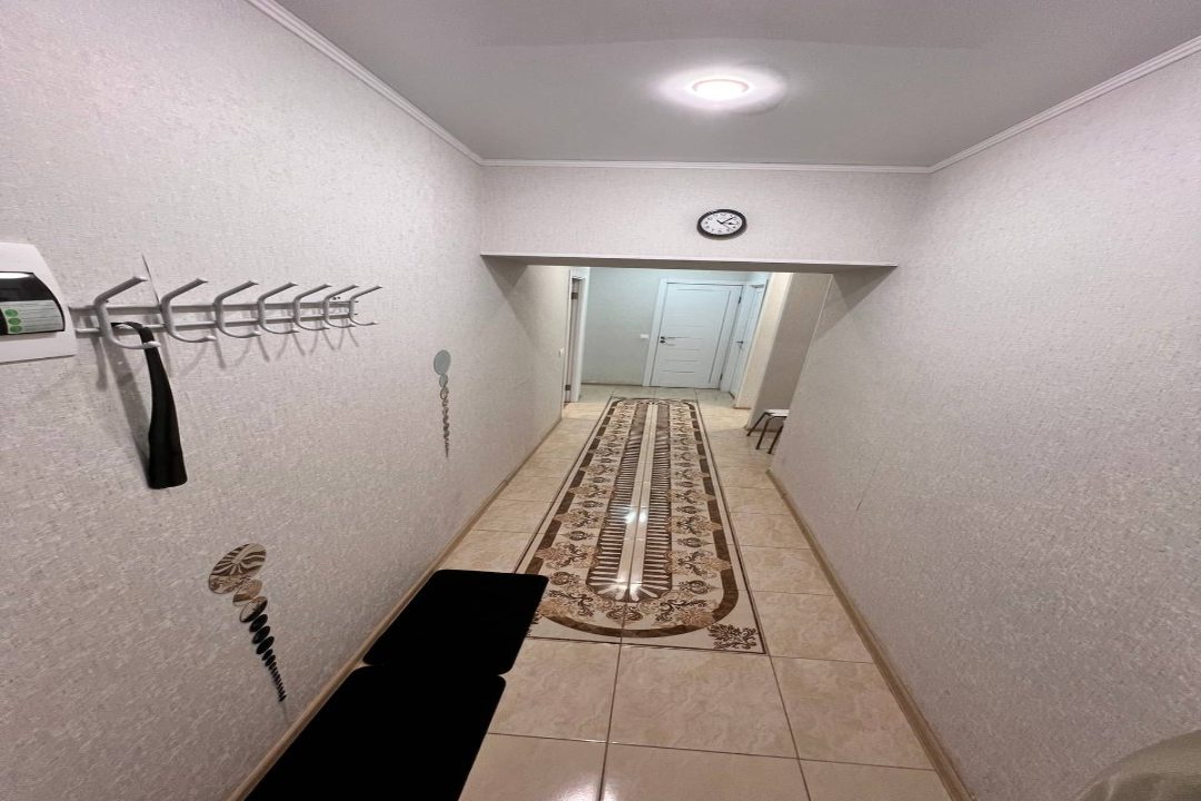 Апартаменты (ТРЕХКОМНАТНЫЕ В ЦЕНТРЕ), Апартаменты Вояж на Республике