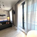 Студио (Угловые Апартаменты Делюкс с балконом Дары Морей в Сочи 5518), Апартаменты Дары Морей в Сочи