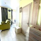 Полулюкс (Апартамент угловой Лакшери 4 места (4501) - дары морей), Апартаменты Дары Морей в Сочи