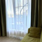 Полулюкс (Апартамент угловой Лакшери 4 места (4501) - дары морей), Апартаменты Дары Морей в Сочи