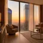 Трёхместный и более (Sky City Moscow 75 этаж! Шикарный вид на МГУ, Парк Победы, Лужники, башни и город! Дизайнерский!), Апартаменты Sky City Moscow