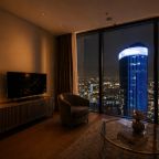 Трёхместный и более (Sky City Moscow 75 этаж! Шикарный вид на МГУ, Парк Победы, Лужники, башни и город! Дизайнерский!), Апартаменты Sky City Moscow