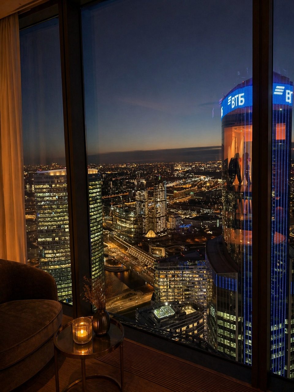Трёхместный и более (Sky City Moscow 75 этаж! Шикарный вид на МГУ, Парк Победы, Лужники, башни и город! Дизайнерский!), Апартаменты Sky City Moscow