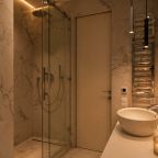 Трёхместный и более (Sky City Moscow 75 этаж! Шикарный вид на МГУ, Парк Победы, Лужники, башни и город! Дизайнерский!), Апартаменты Sky City Moscow