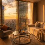 Трёхместный и более (Sky City Moscow 75 этаж! Шикарный вид на МГУ, Парк Победы, Лужники, башни и город! Дизайнерский!), Апартаменты Sky City Moscow