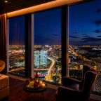 Апартаменты (Sky City Moscow Джакузи у окна на 55 этаже с подсветкой и музыкой! Закатная сторона! Редкий вид на Парк победы и город!), Апартаменты Sky City Moscow