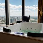 Апартаменты (Sky City Moscow Джакузи у окна на 55 этаже с подсветкой и музыкой! Закатная сторона! Редкий вид на Парк победы и город!), Апартаменты Sky City Moscow