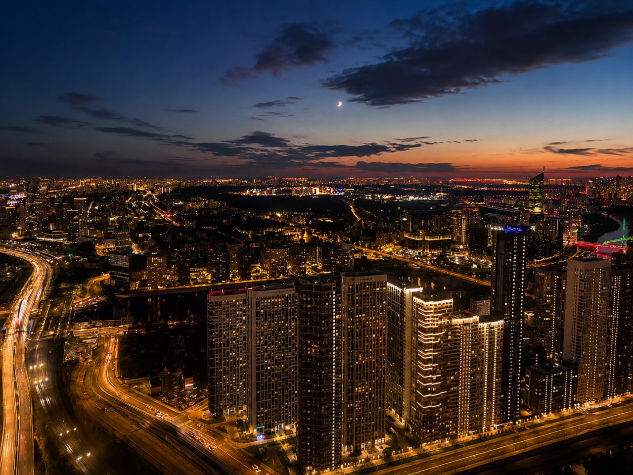 Апартаменты (Sky City Moscow Джакузи у окна на 55 этаже с подсветкой и музыкой! Закатная сторона! Редкий вид на Парк победы и город!), Апартаменты Sky City Moscow