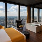 Апартаменты (Sky City Moscow Джакузи у окна на 55 этаже с подсветкой и музыкой! Закатная сторона! Редкий вид на Парк победы и город!), Апартаменты Sky City Moscow