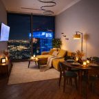 Трёхместный и более (Sky City Moscow 8Sky CIty Moscow 81 этаж! Панорамная ванна с видом на всю Москву! Самый дорогой вид в Москве! Дизайнерский интерьер!1 этаж!), Апартаменты Sky City Moscow