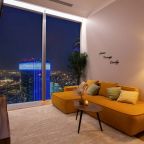 Трёхместный и более (Sky City Moscow 8Sky CIty Moscow 81 этаж! Панорамная ванна с видом на всю Москву! Самый дорогой вид в Москве! Дизайнерский интерьер!1 этаж!), Апартаменты Sky City Moscow