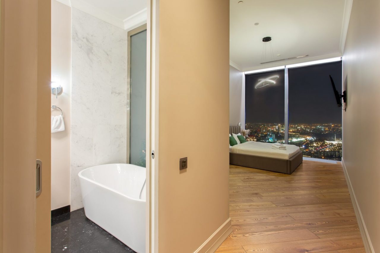Трёхместный и более (Sky City Moscow 81 этаж!), Апартаменты Sky City Moscow